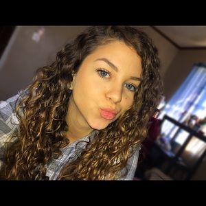 Meet your Posher, Kenedee